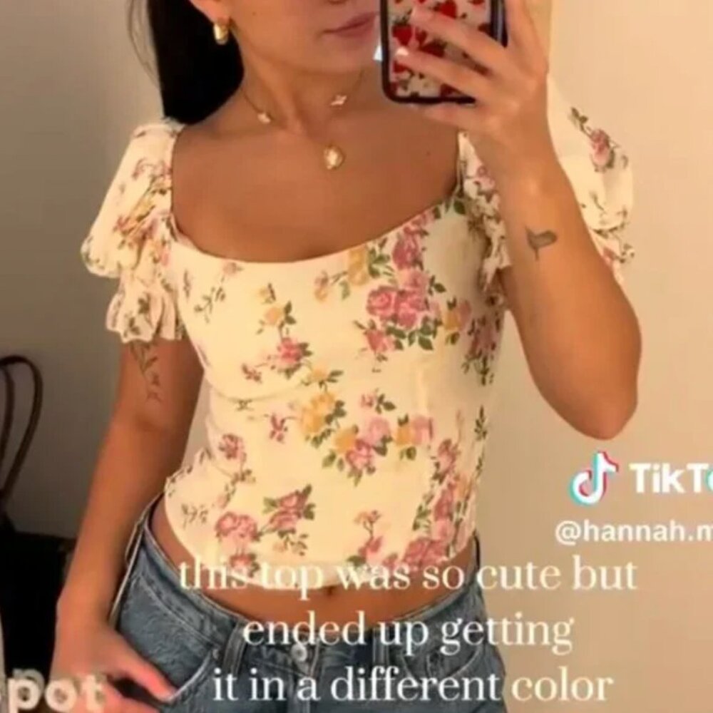 ✨ SALE  Reformation Marin Top Sz4 Posy Cream Pink Floral Spring French Blouse